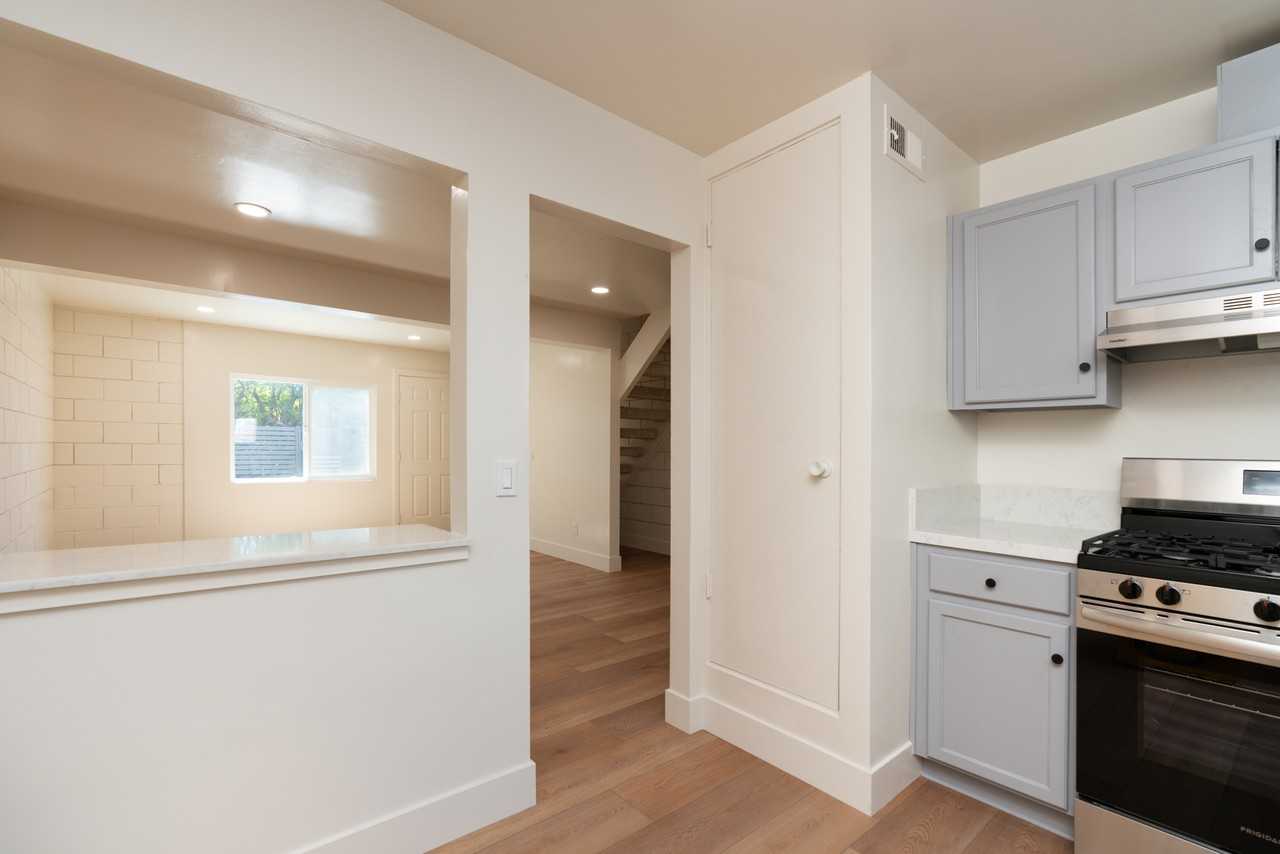 8685 Mellmanor Dr #B - Photo 6 of 17
