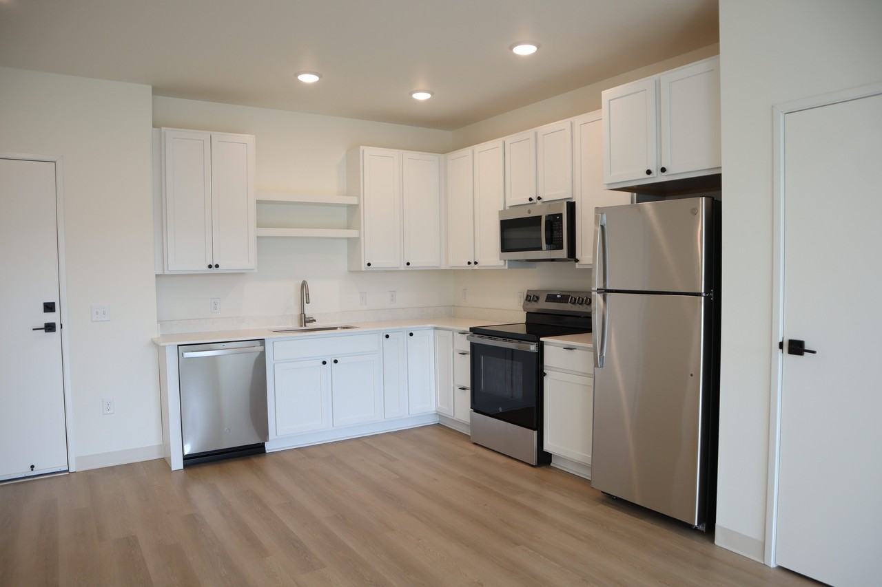 Palisades - 3042340 River Road #304 - Photo 3 of 39