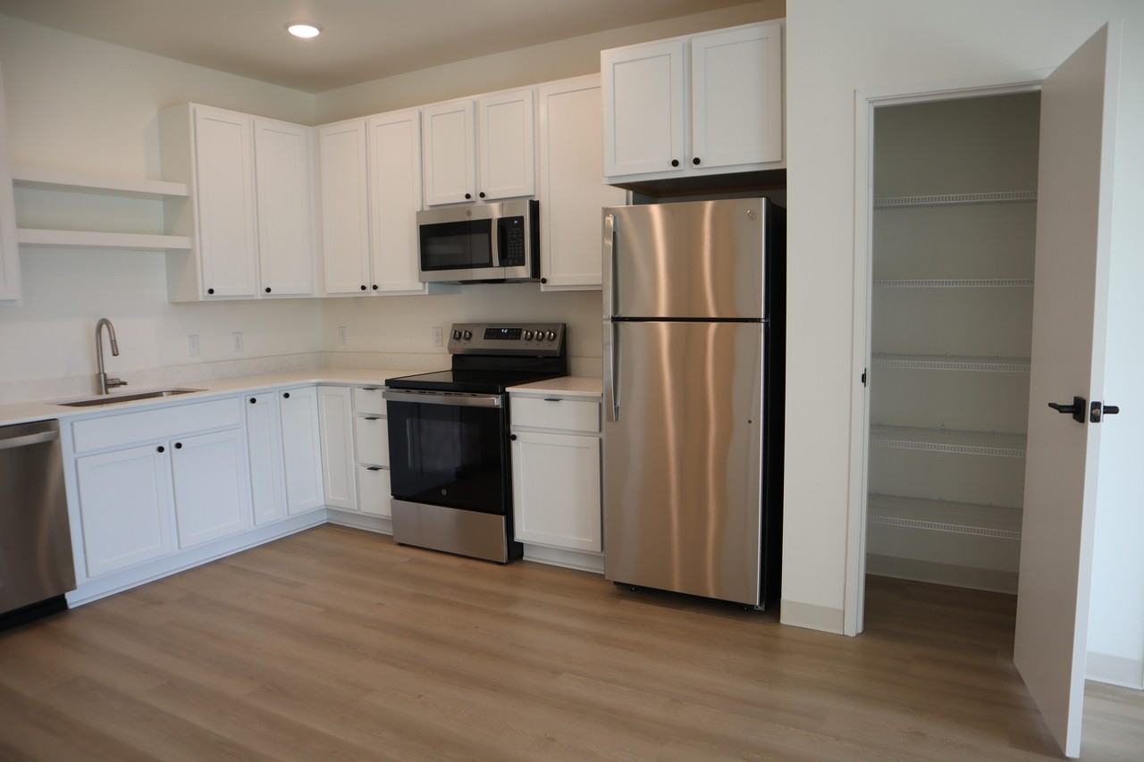 Palisades - 3042340 River Road #304 - Photo 4 of 39