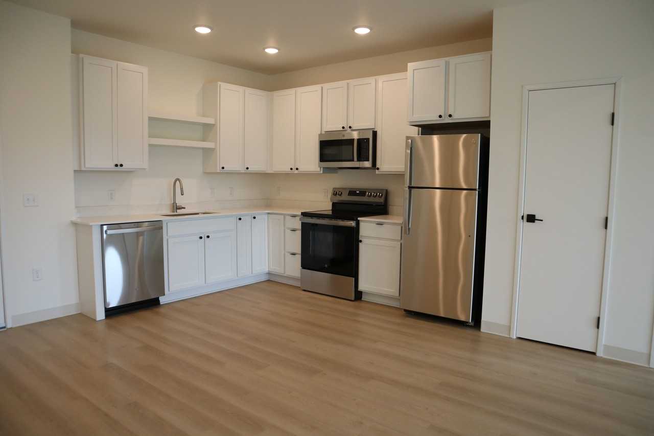 Palisades - 3042340 River Road #304 - Photo 5 of 39