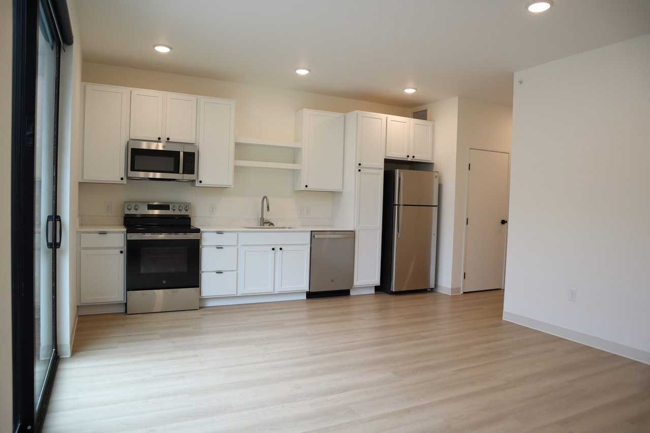 Palisades - 3052340 River Road #305 - Photo 6 of 25