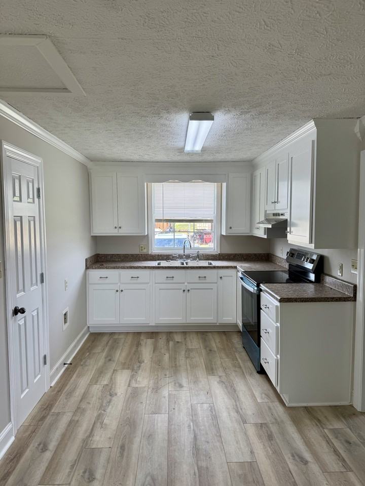 16260 Poplar Creek Rd #1 - Photo 3 of 10