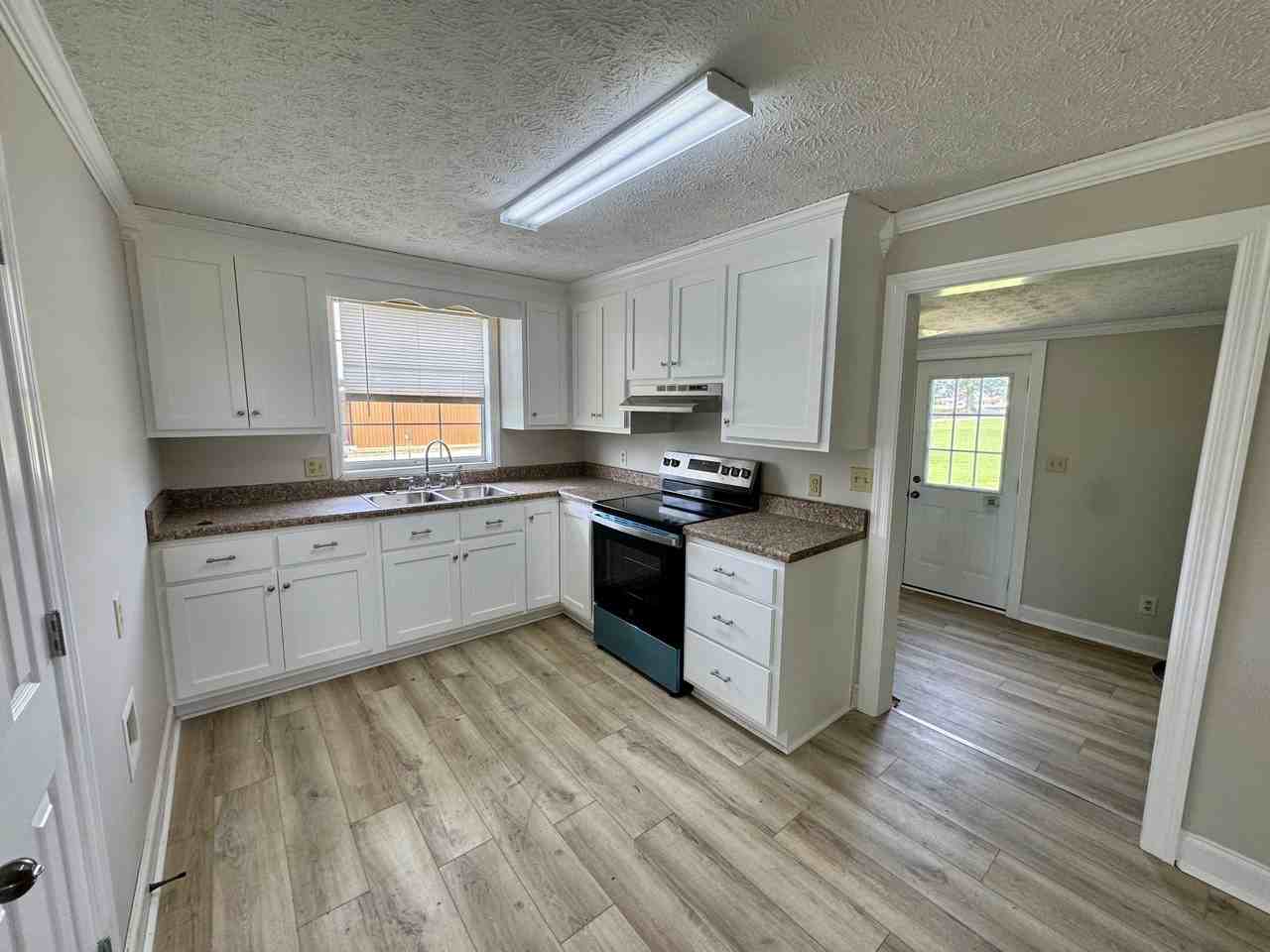 16260 Poplar Creek Rd #1 - Photo 4 of 10