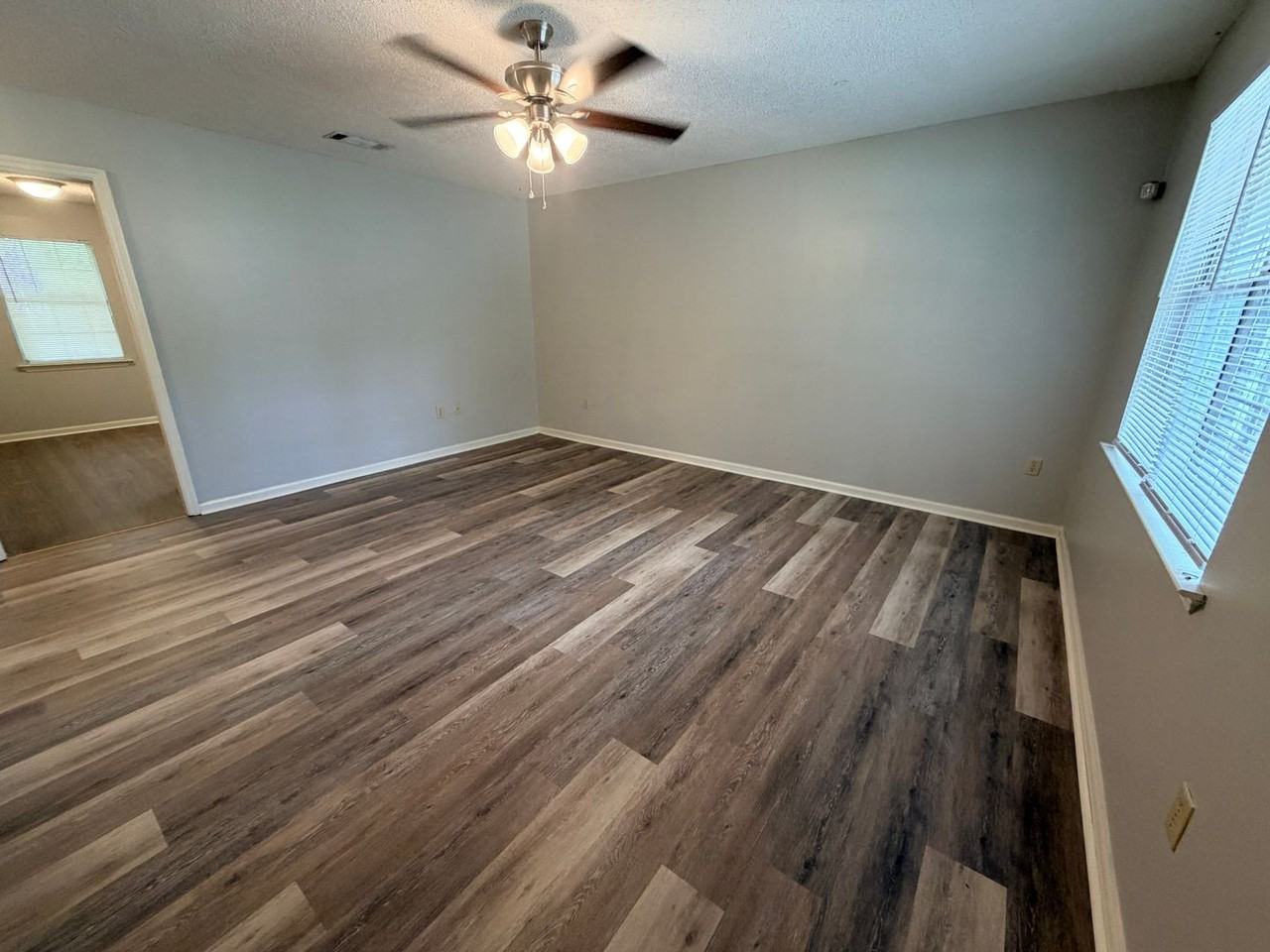 2127 Houston Ave Apt A - Photo 3 of 13