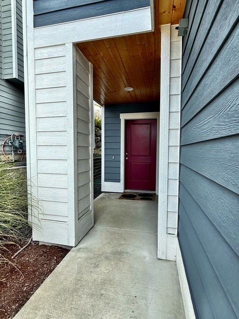 1090 Nw Dragonstone St #1 - Photo 3 of 31