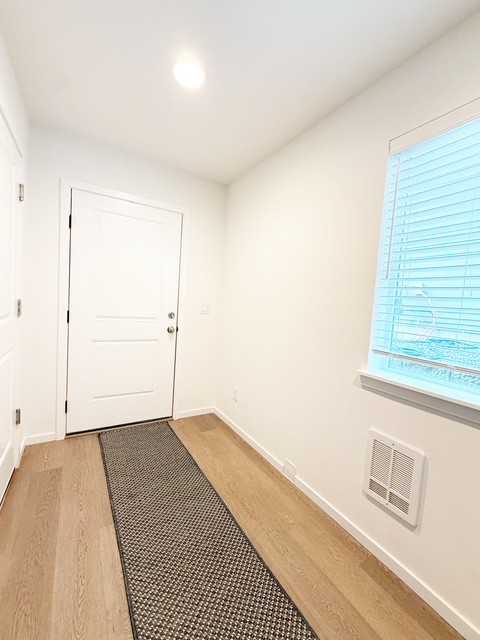 1090 Nw Dragonstone St #1 - Photo 5 of 31
