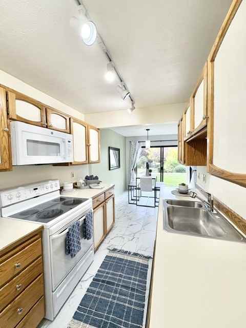 26435 Northeast Pennsylvania AvenueUnit #49 - Photo 3 of 21