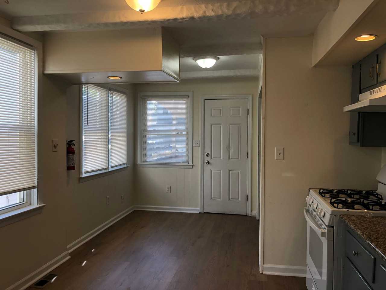 819 Melrose Ave - Photo 3 of 17
