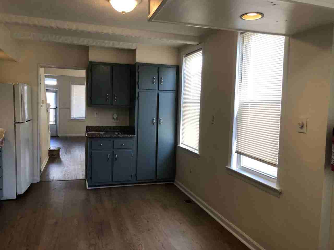 819 Melrose Ave - Photo 4 of 17