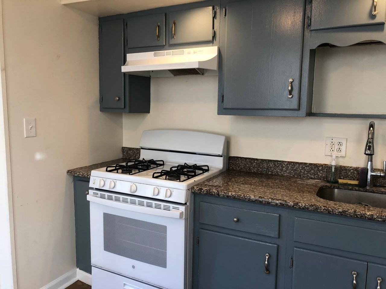 819 Melrose Ave - Photo 5 of 17