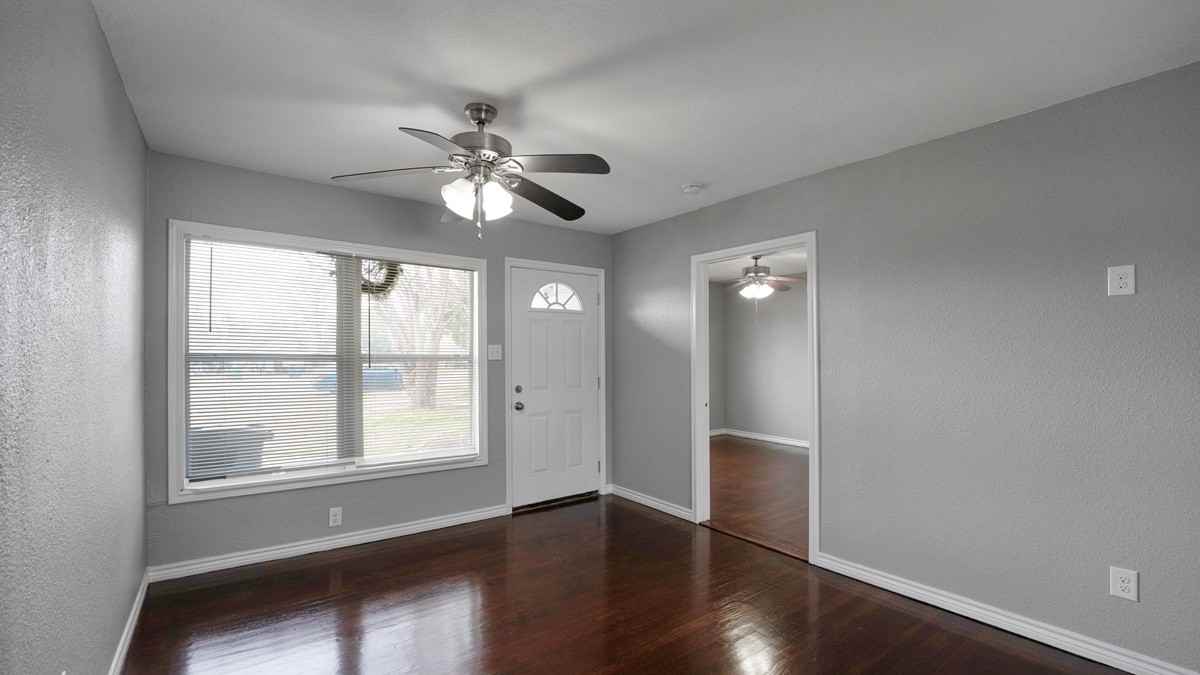 2513 Cincinnati Ave #1 - Photo 2 of 10