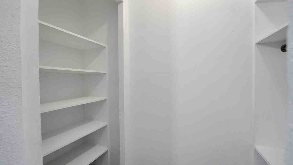 2513 Cincinnati Ave #1 - Photo 7 of 10