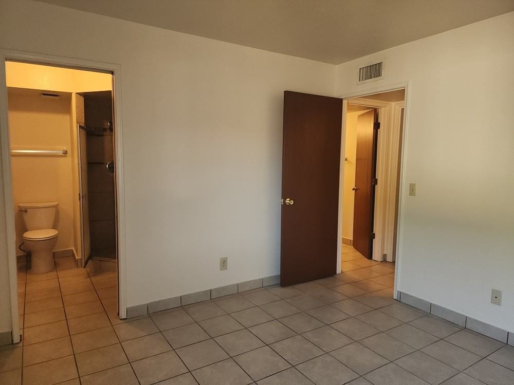 4601 East 2nd Street - AApt B #A - Photo 7 of 13