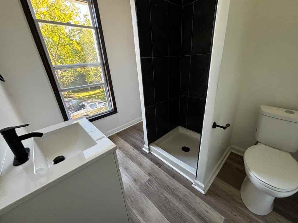 699 W Locust St #3 - Photo 2 of 9