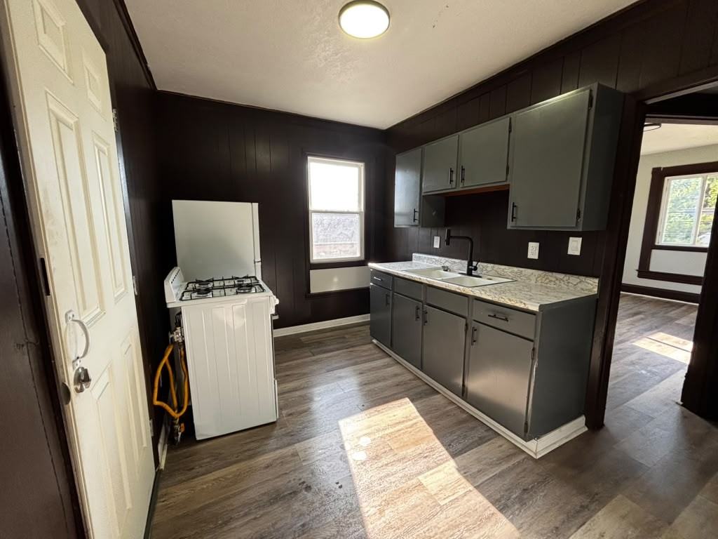 699 W Locust St #3 - Photo 4 of 9