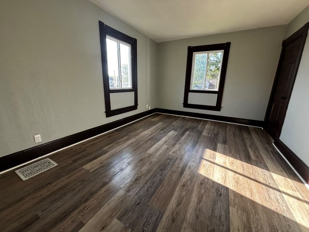 699 W Locust St #3 - Photo 6 of 9