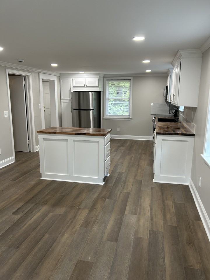 606 1st Ave S #1 - Photo 5 of 13