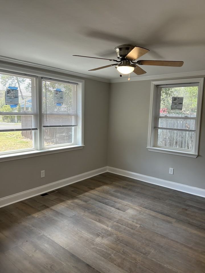 606 1st Ave S #1 - Photo 6 of 13