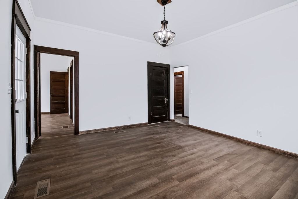 123 E North St #1 - Photo 4 of 33
