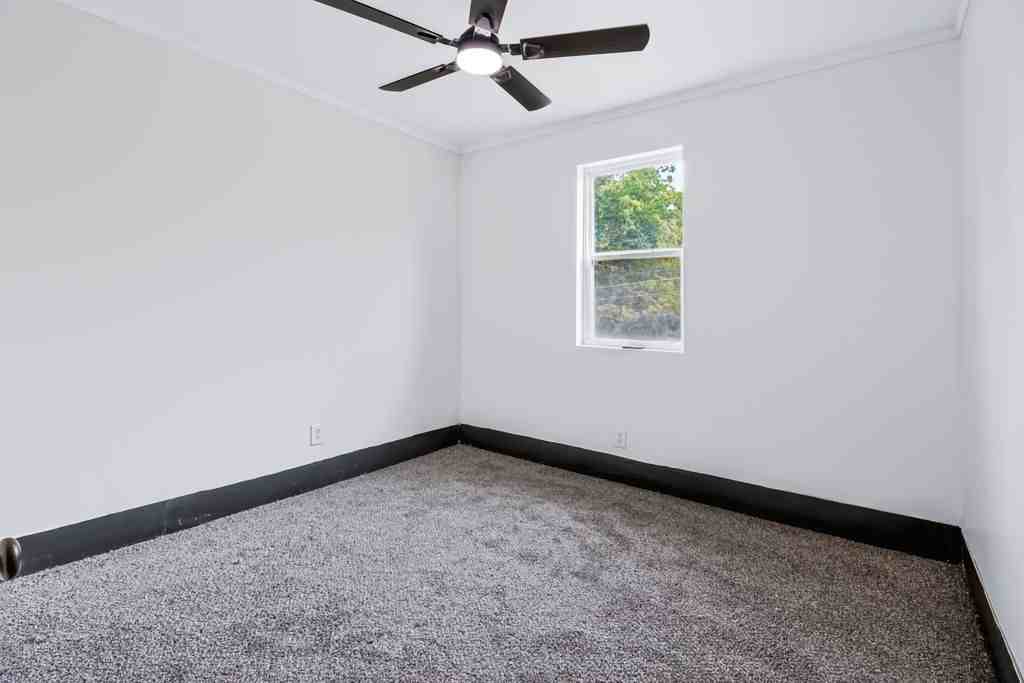 123 E North St #1 - Photo 6 of 33