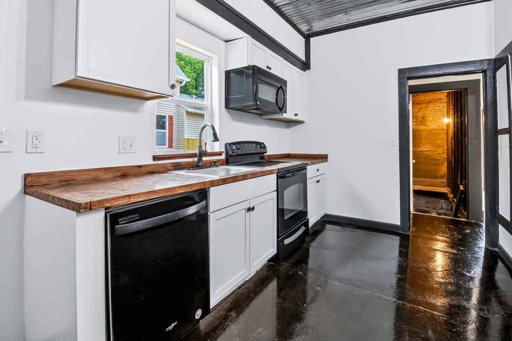 123 E North St #1 - Photo 7 of 33
