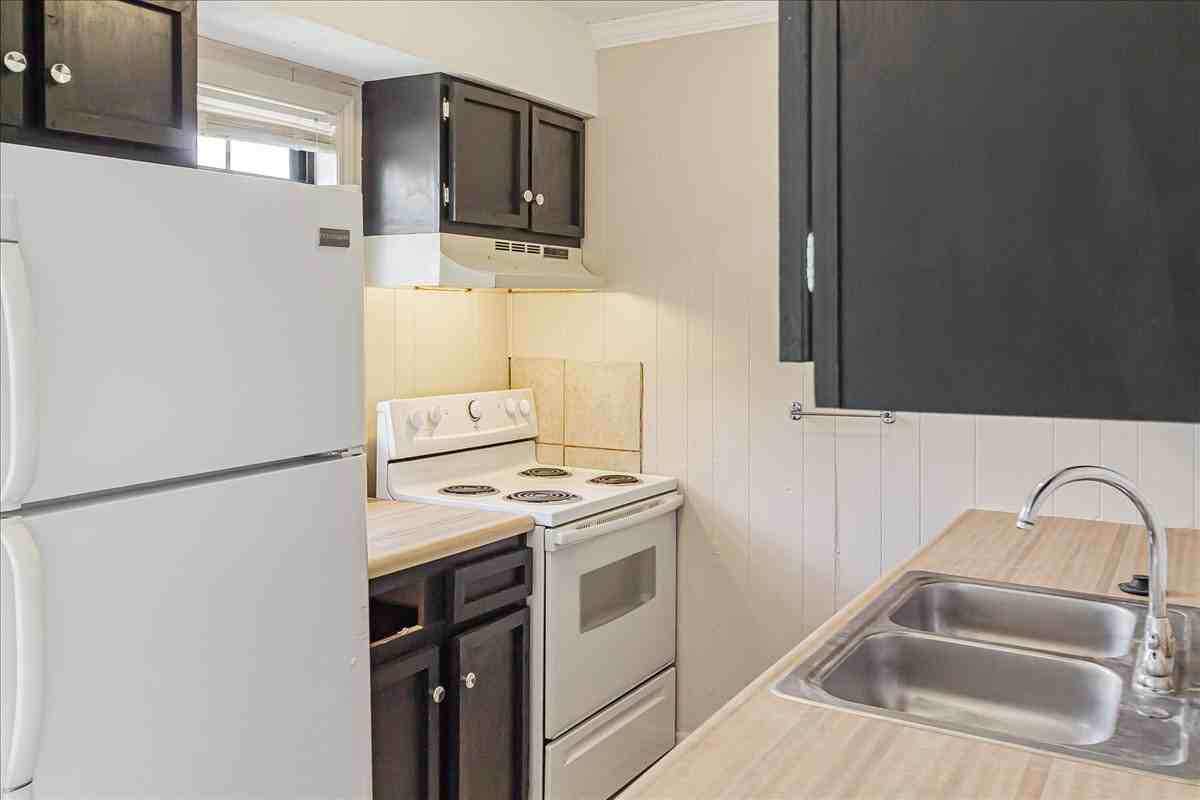 235 Se 121st Rd #2 - Photo 5 of 12