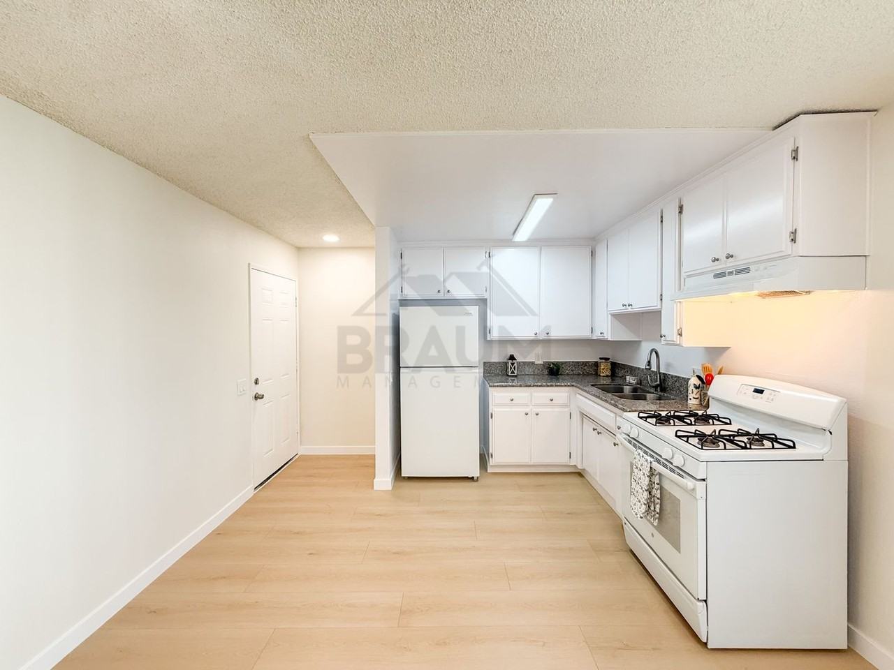 11007 HARTSOOK ST. - Photo 2 of 45