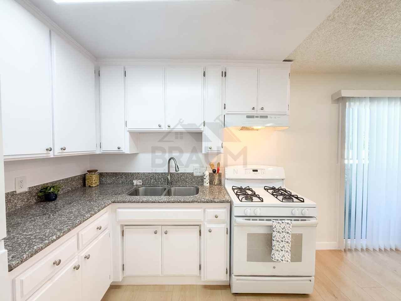 11007 HARTSOOK ST. - Photo 5 of 45