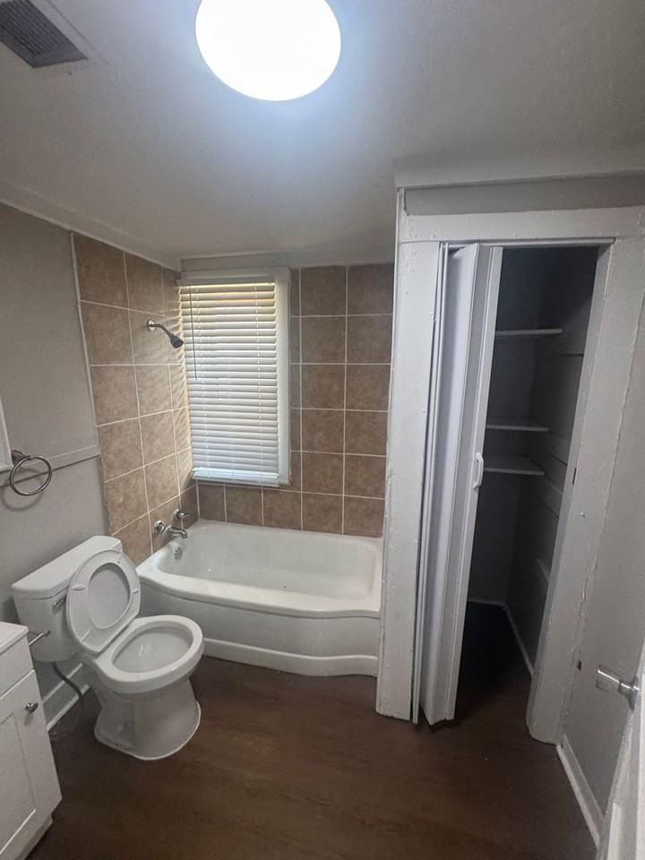 156 S Parkway E - Photo 7 of 12