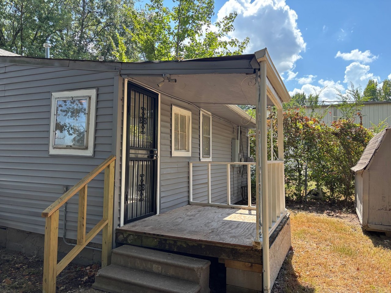 2887 Woodlawn Ter - Photo 5 of 19