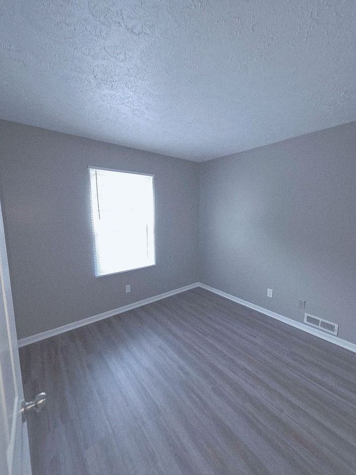 3200 Maple Ridge Court - Photo 7 of 12