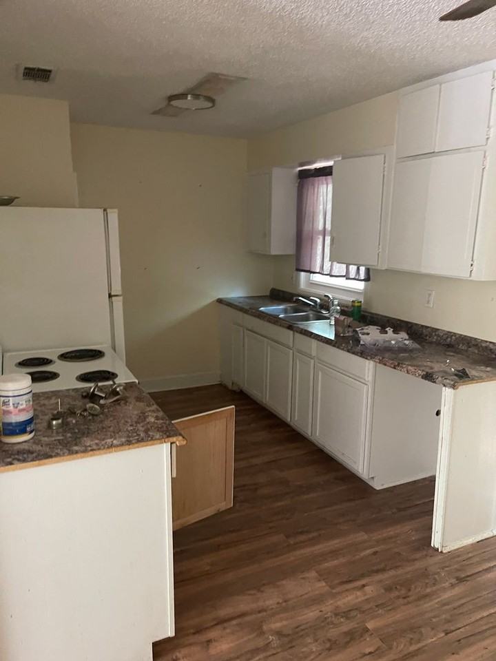 3612 Shoreline Dr - Photo 3 of 6