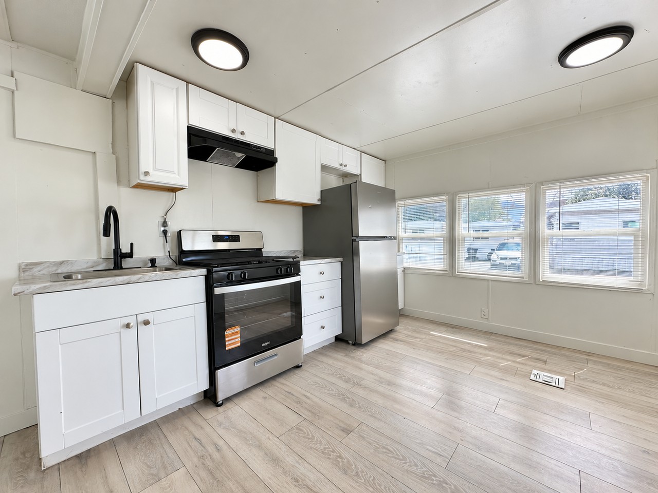 500 S Main St #T9 - Photo 4 of 27