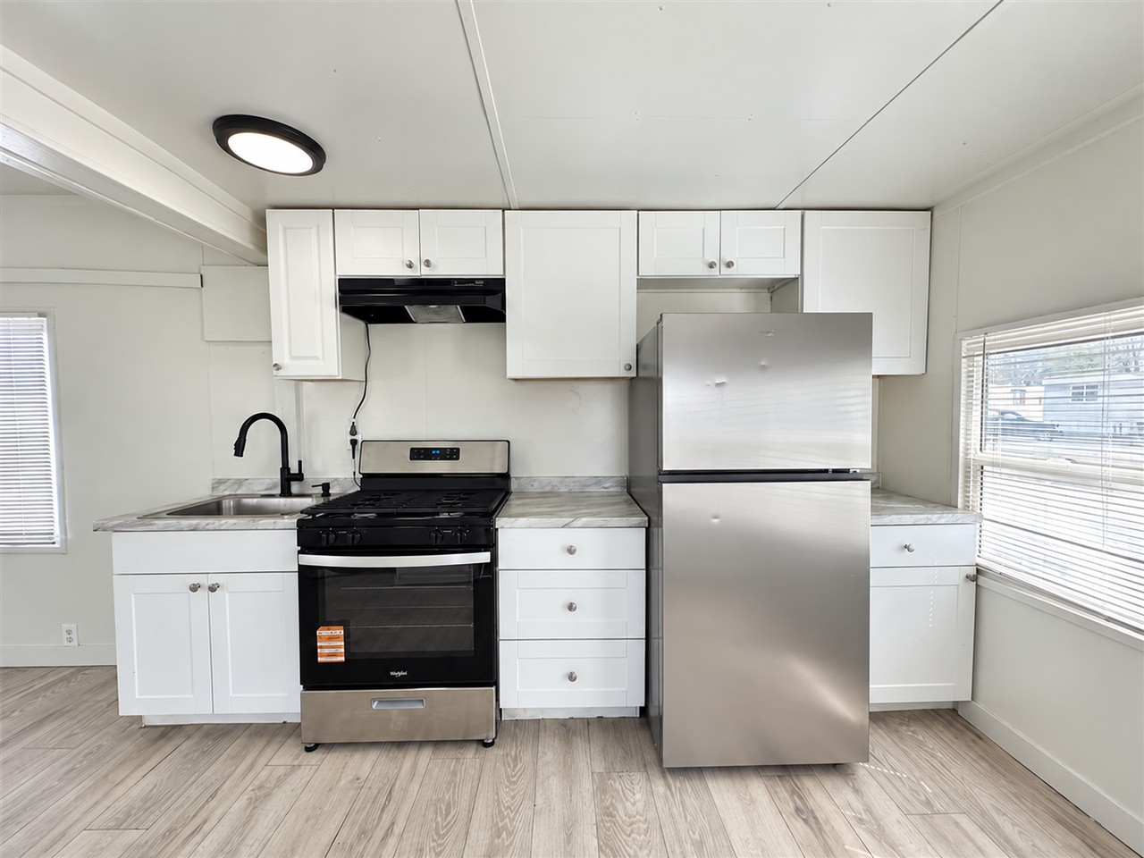 500 S Main St #T9 - Photo 5 of 27