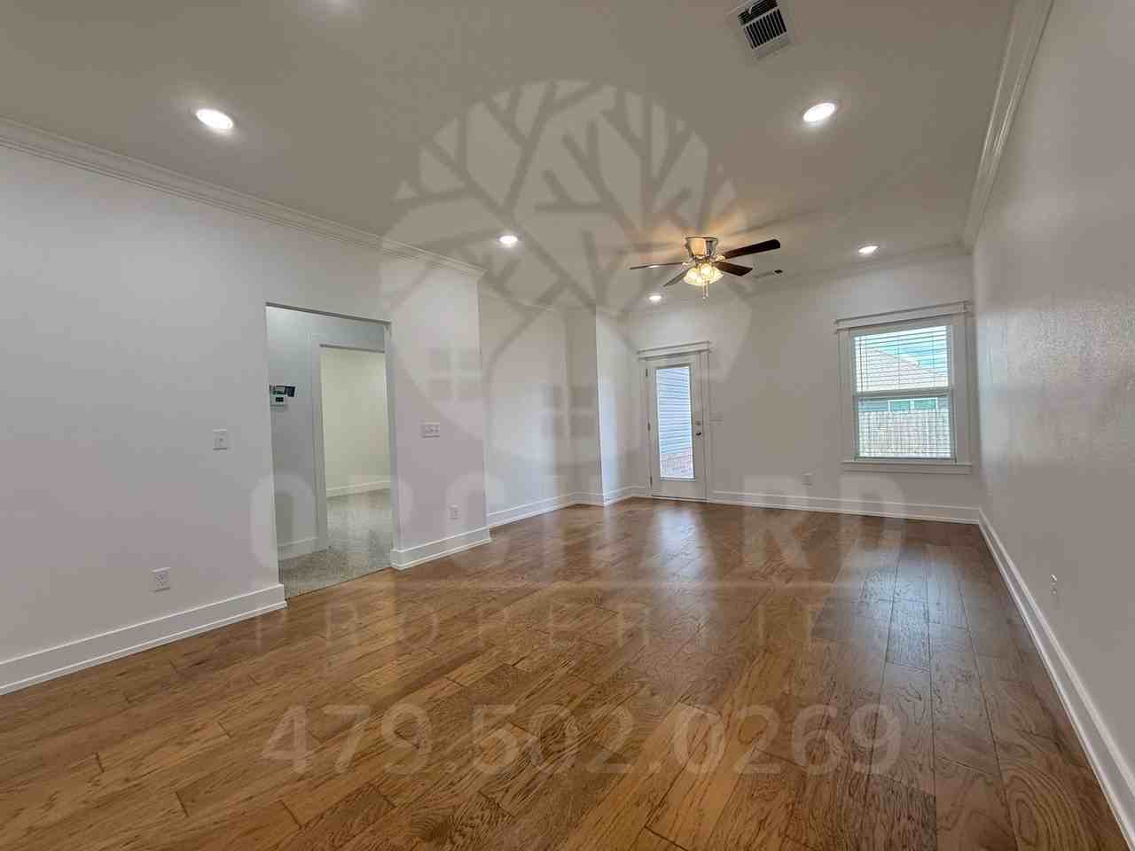 3007 N Conway Drive - Photo 4 of 13