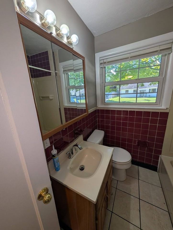5373 Pickford Dr - Photo 2 of 15