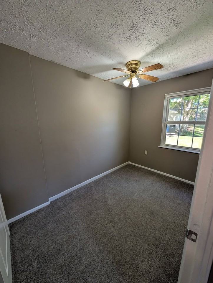 5373 Pickford Dr - Photo 5 of 15
