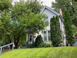 featured image of 1947 Buchanan St Ne