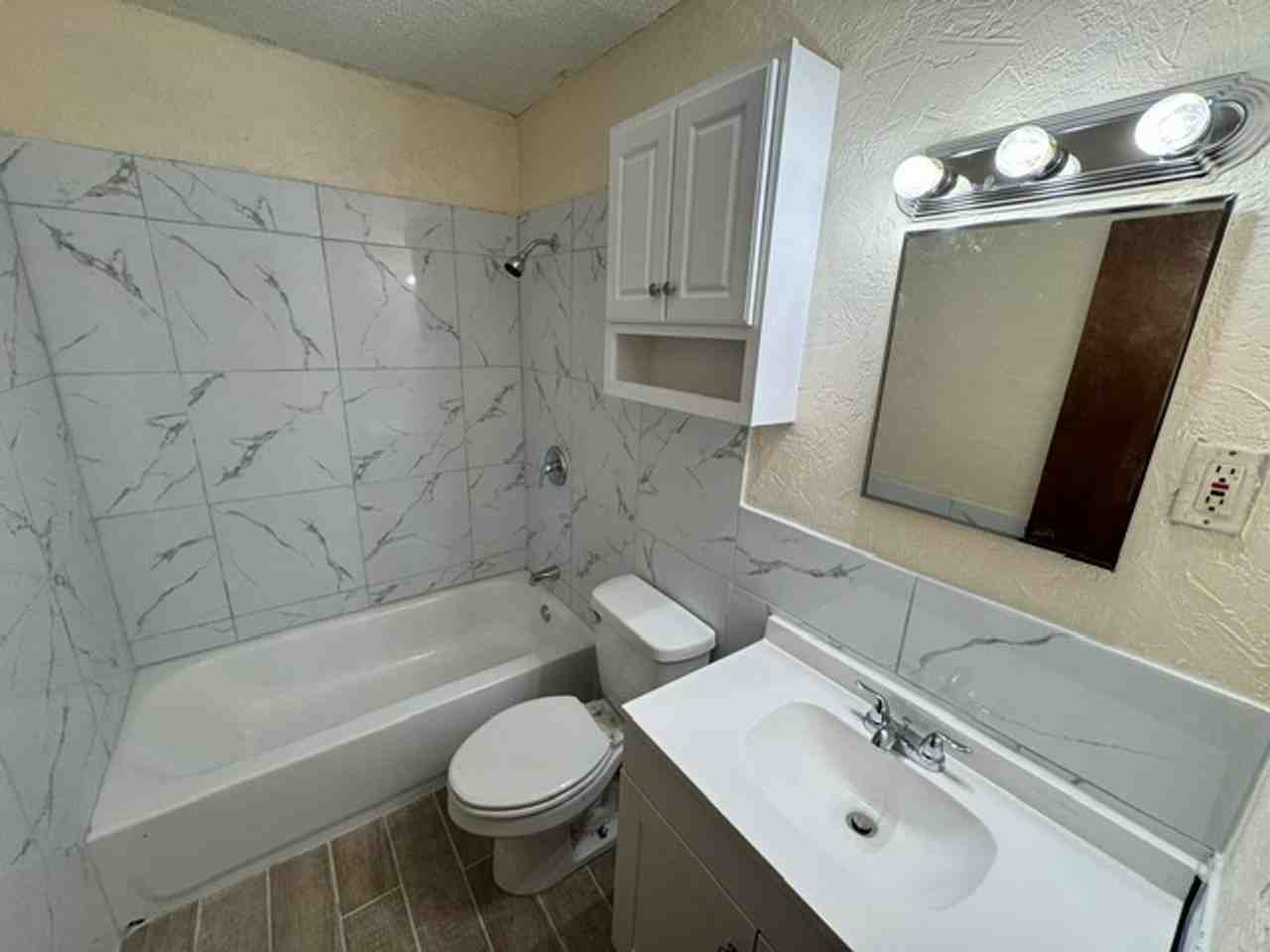 6408 S Lindsay Ave - Photo 7 of 11