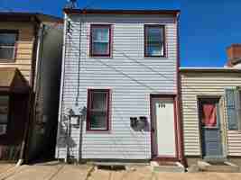 featured image of 206 S 5th St
