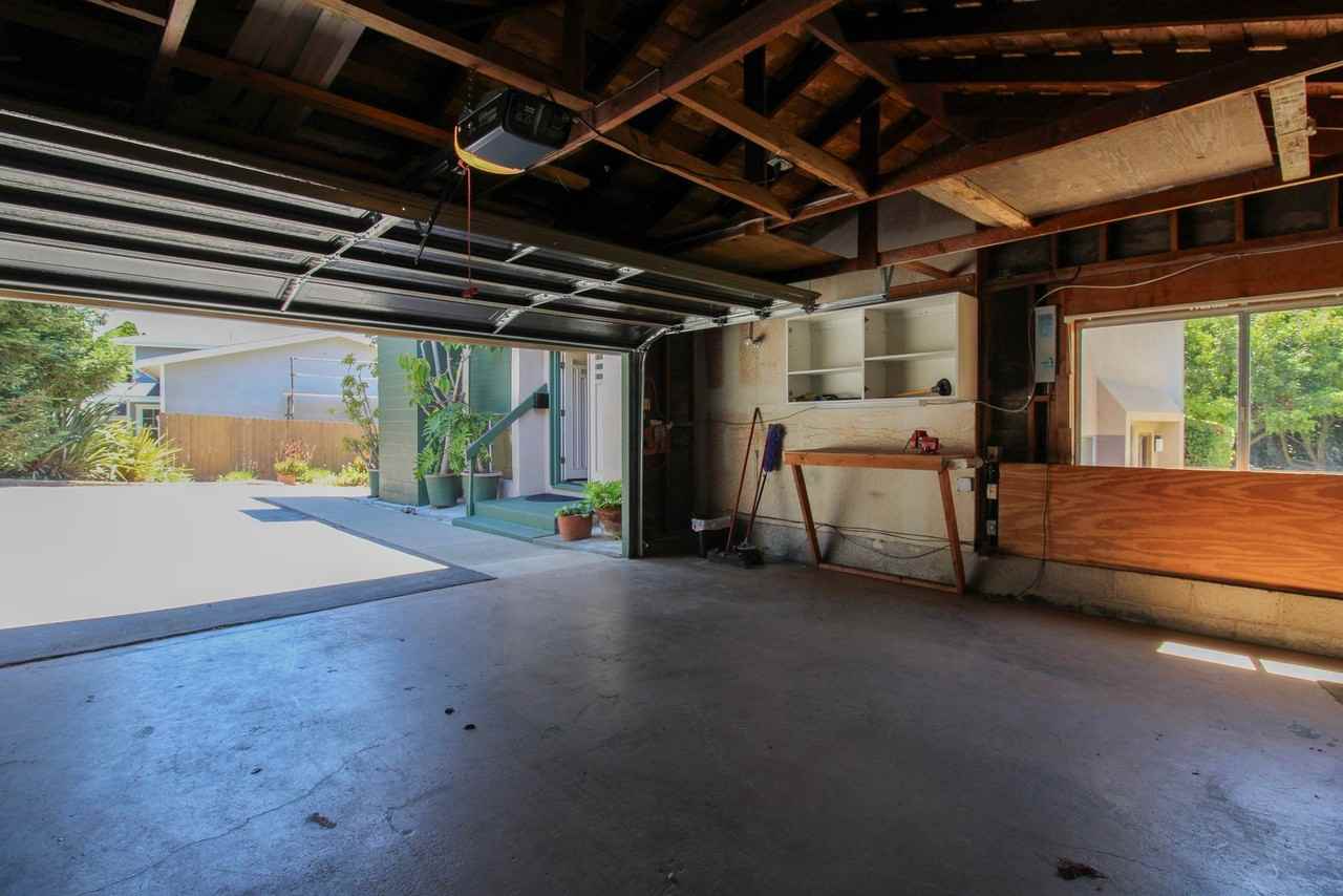 298 Country Club Dr - Photo 4 of 42
