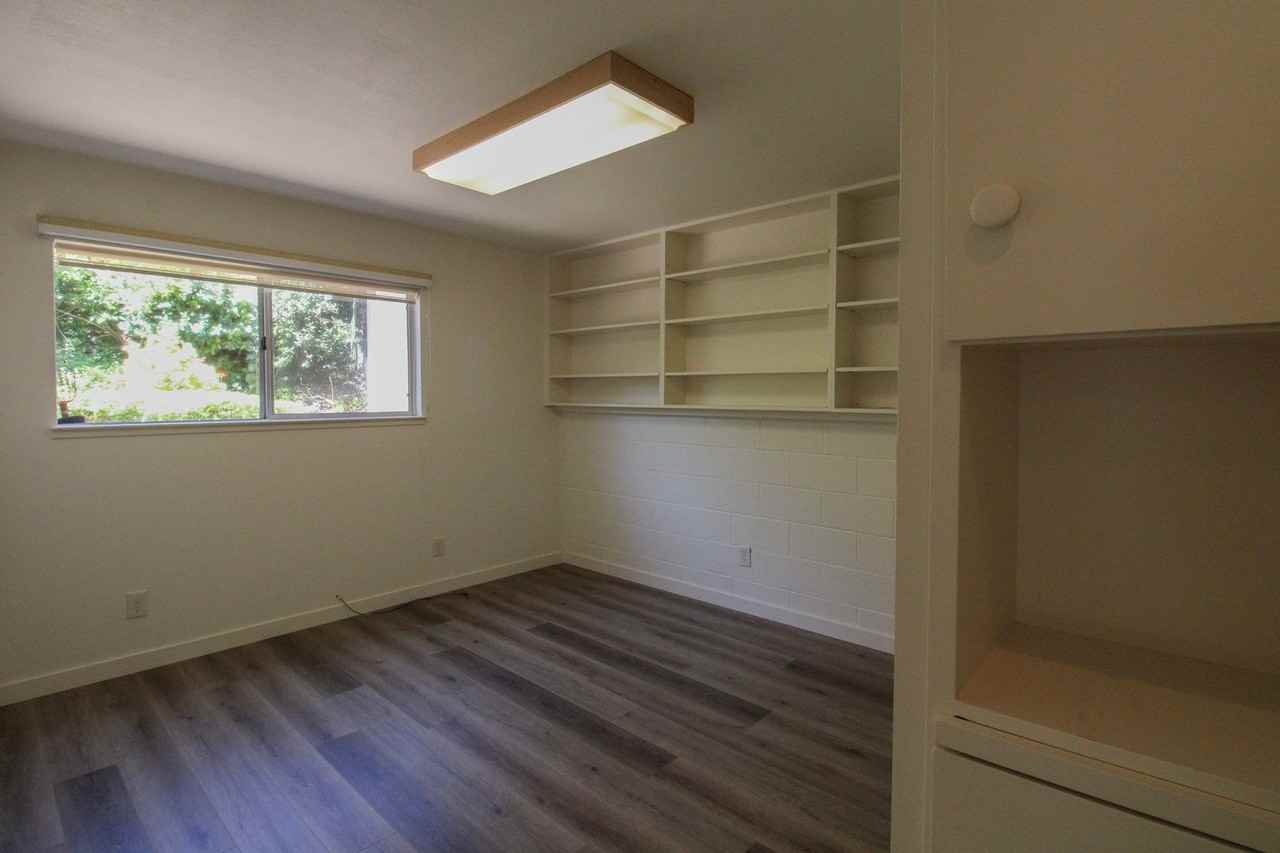 298 Country Club Dr - Photo 7 of 42