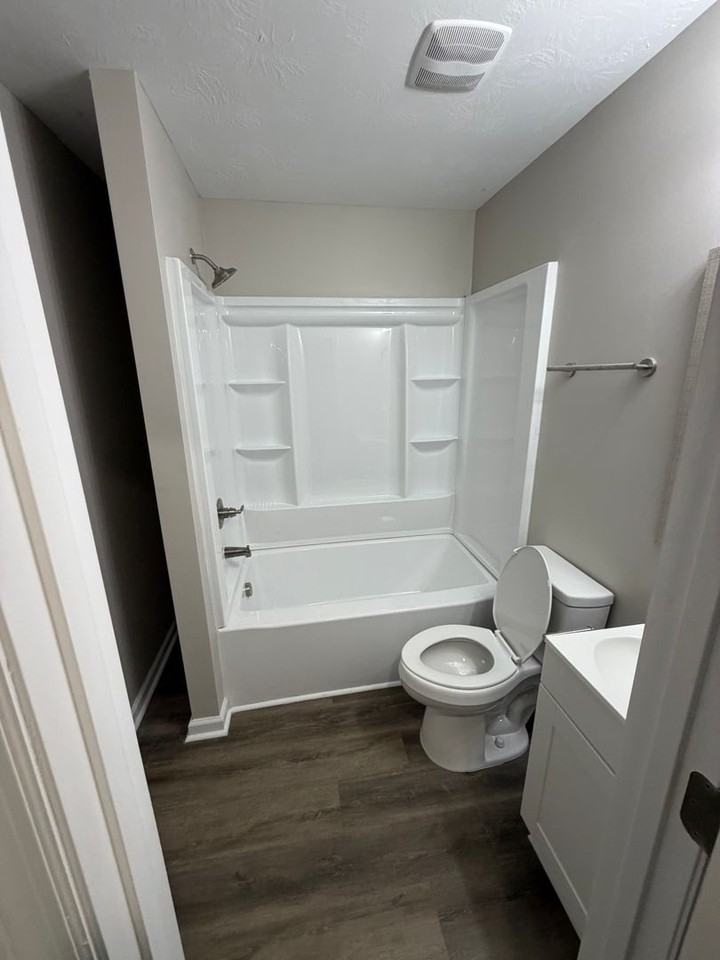 524 Guill St - Photo 2 of 12