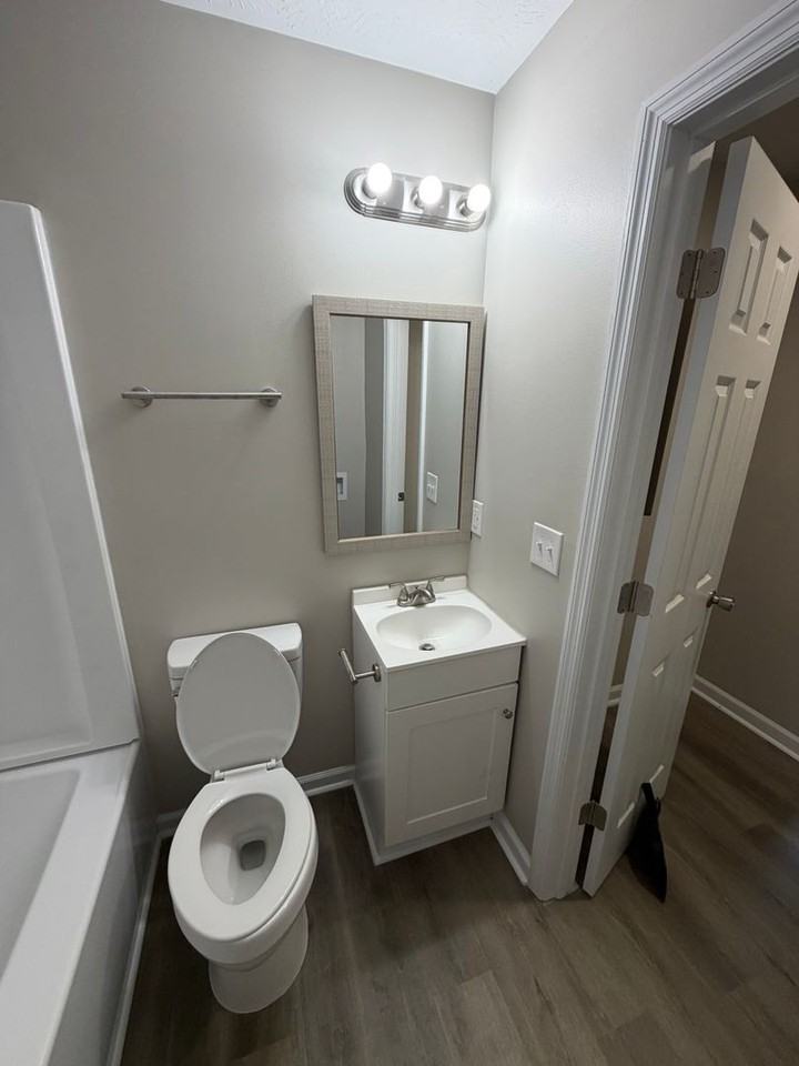 524 Guill St - Photo 3 of 12