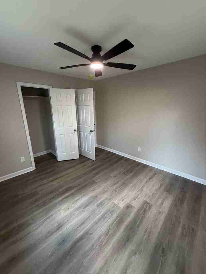 524 Guill St - Photo 7 of 12