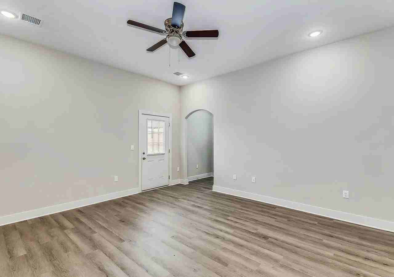 3604 W 45th St S - Photo 3 of 19