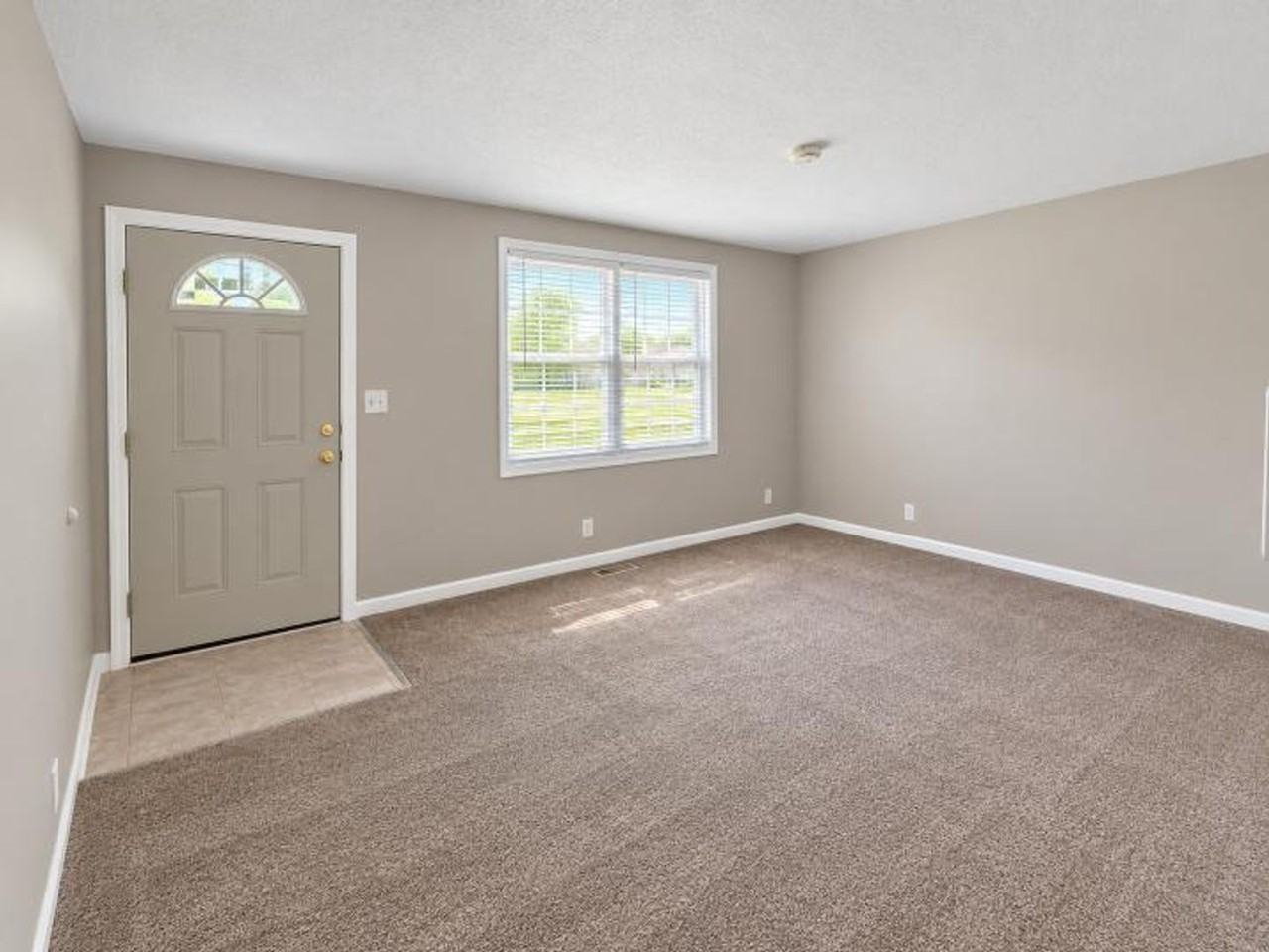 720 Ranch Hill Dr - Photo 3 of 15