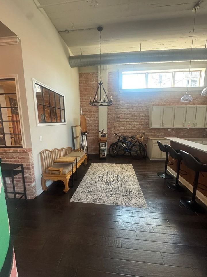 216 S 6th St - Photo 4 of 32