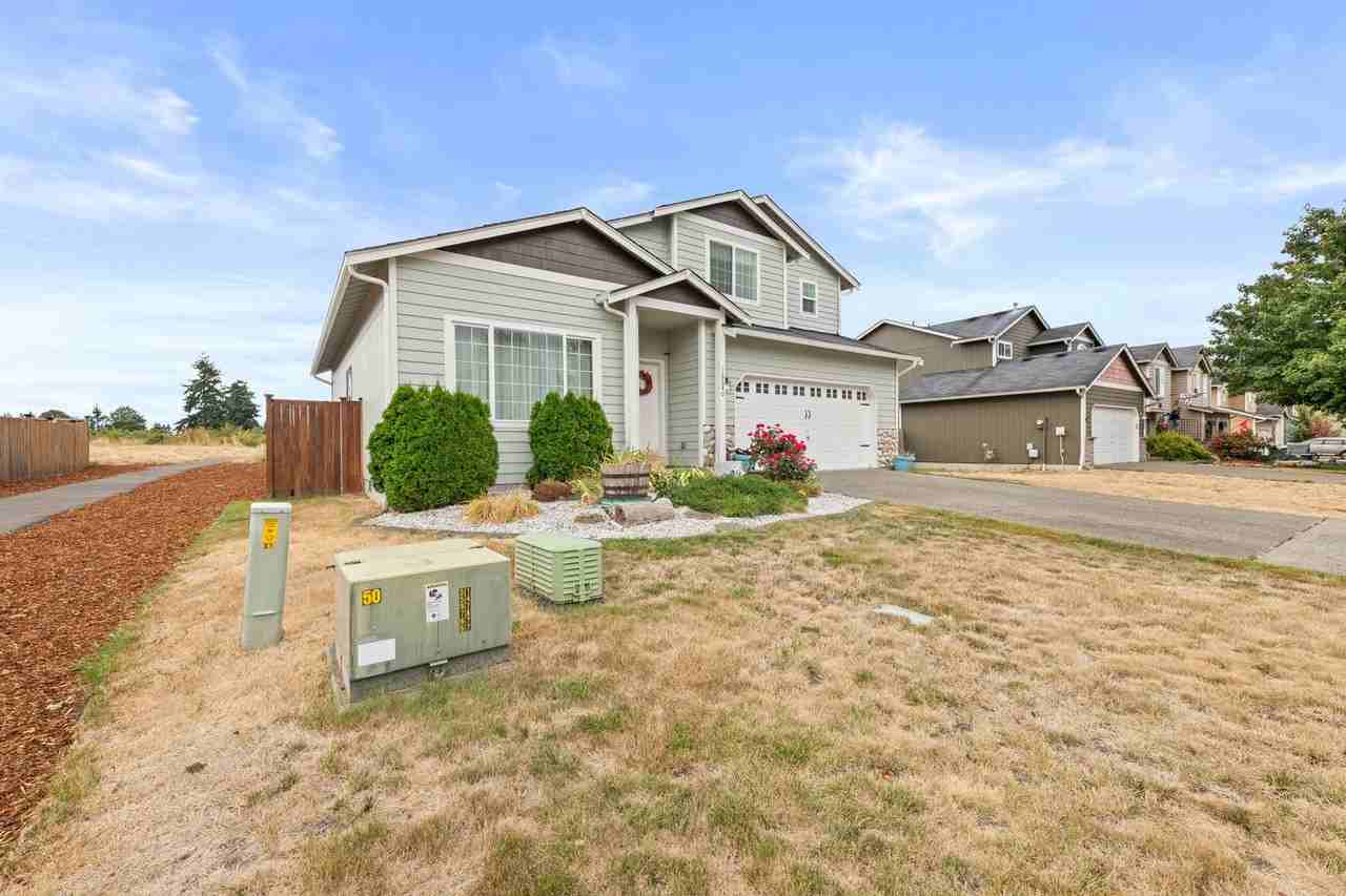 16640 Rainier View Dr Se - Photo 3 of 38