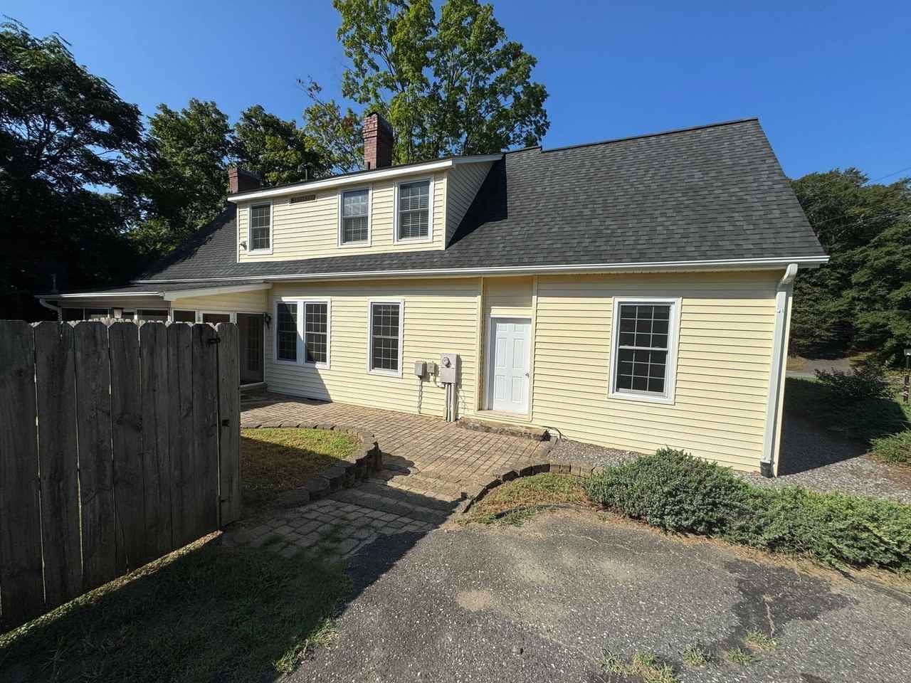 207 Edgemont Ave - Photo 7 of 50